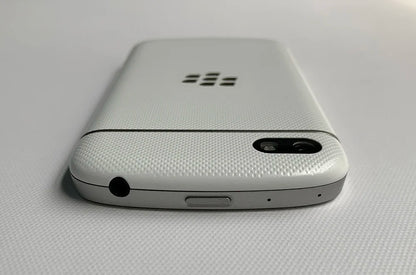 Original Blackberry Q10 4G Mobile Phone 3.1" 2GB RAM 16GB ROM 8MP English Arabic QWERTY Keyboard Dual Core q10 cellphone