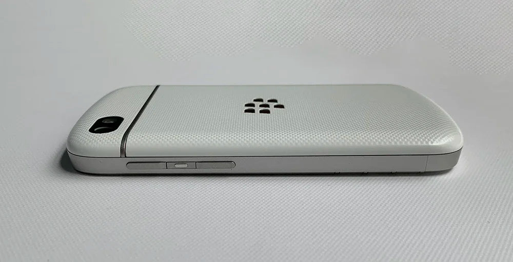 Original Blackberry Q10 4G Mobile Phone 3.1" 2GB RAM 16GB ROM 8MP English Arabic QWERTY Keyboard Dual Core q10 cellphone